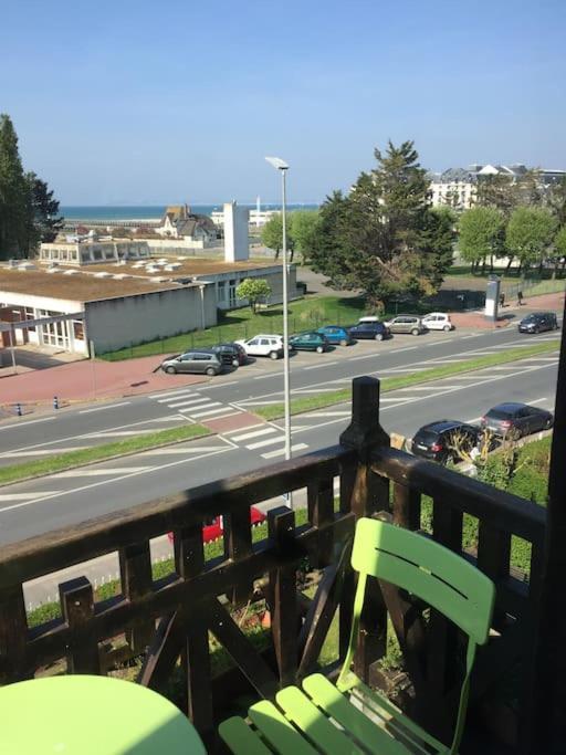 Ferienwohnung Les Embruns - Le Balcon - 2Eme Etage Deauville Exterior foto