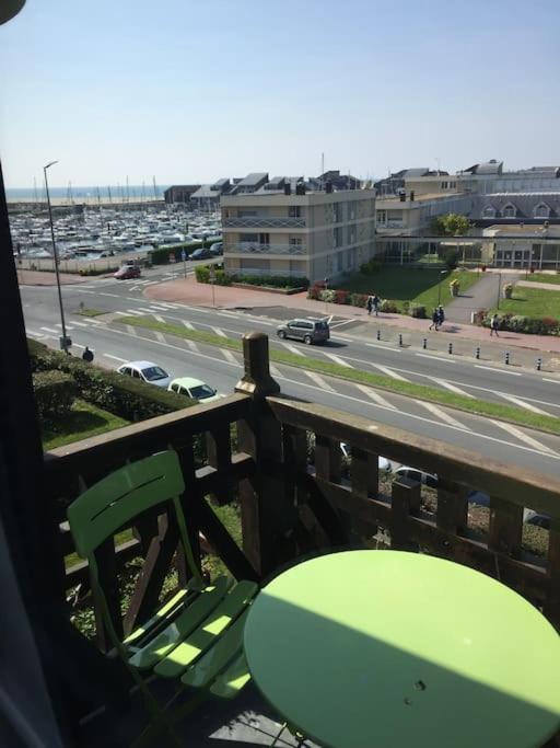 Ferienwohnung Les Embruns - Le Balcon - 2Eme Etage Deauville Exterior foto